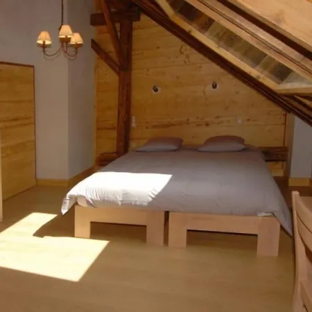 La Ferme De Noémie Chalet *